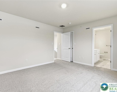 1074 Meadowlark Drive - Photo Thumbnail 17
