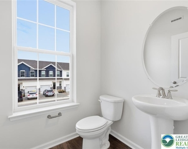 1074 Meadowlark Drive - Photo Thumbnail 14