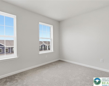 1074 Meadowlark Drive - Photo Thumbnail 22