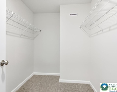 1074 Meadowlark Drive - Photo Thumbnail 18