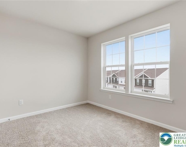 1074 Meadowlark Drive - Photo Thumbnail 21