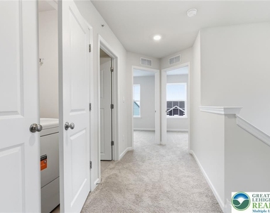 1074 Meadowlark Drive - Photo Thumbnail 25