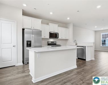1074 Meadowlark Drive - Photo Thumbnail 8