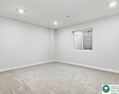 1076 Meadowlark Drive - Photo Thumbnail 26