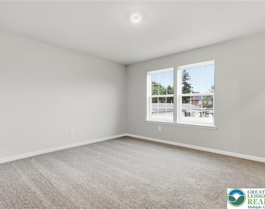 1076 Meadowlark Drive - Photo Thumbnail 15