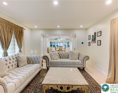 2210 Greenwood Road - Photo Thumbnail 17