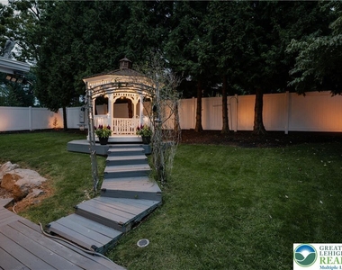 2210 Greenwood Road - Photo Thumbnail 59