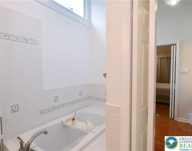 2210 Greenwood Road - Photo Thumbnail 33