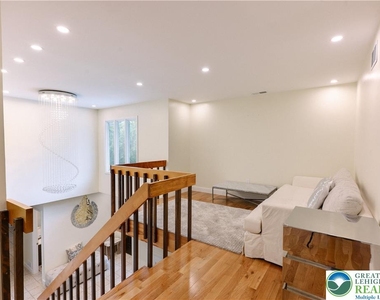 2210 Greenwood Road - Photo Thumbnail 35