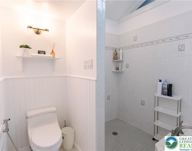2210 Greenwood Road - Photo Thumbnail 32