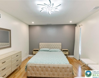 2210 Greenwood Road - Photo Thumbnail 38
