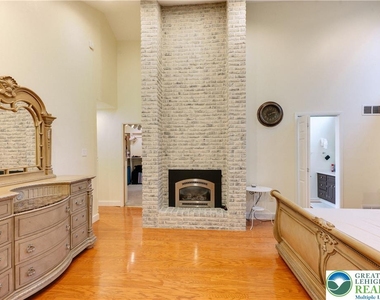 2210 Greenwood Road - Photo Thumbnail 29