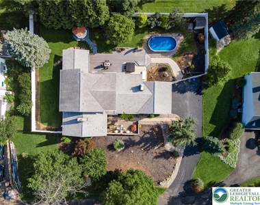 2210 Greenwood Road - Photo Thumbnail 66