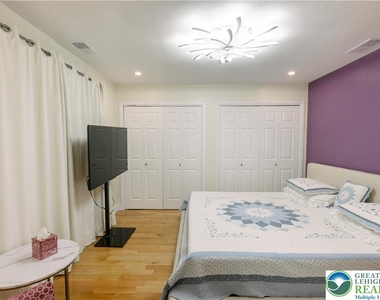 2210 Greenwood Road - Photo Thumbnail 45