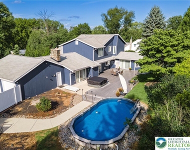 2210 Greenwood Road - Photo Thumbnail 55