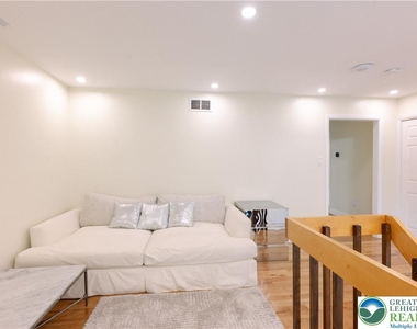 2210 Greenwood Road - Photo Thumbnail 37