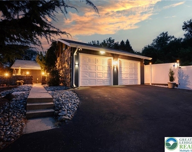 2210 Greenwood Road - Photo Thumbnail 65