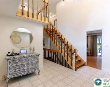 2210 Greenwood Road - Photo Thumbnail 5