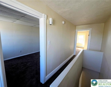 917 N 5th Street - Photo Thumbnail 15