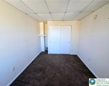 917 N 5th Street - Photo Thumbnail 14