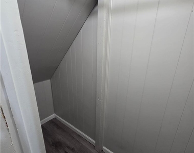 632 E 5th Street - Photo Thumbnail 14