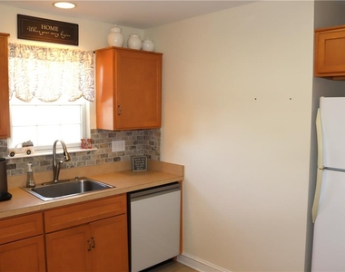 1785 Chateau Place - Photo Thumbnail 3