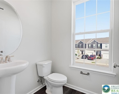 1080 Meadowlark Drive - Photo Thumbnail 14