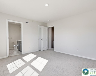 1080 Meadowlark Drive - Photo Thumbnail 17