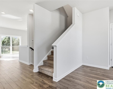 1080 Meadowlark Drive - Photo Thumbnail 15