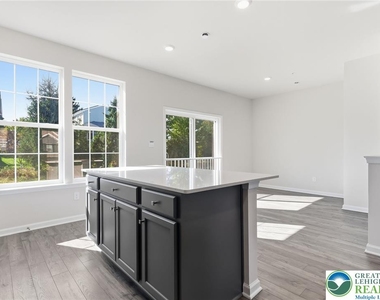1080 Meadowlark Drive - Photo Thumbnail 11