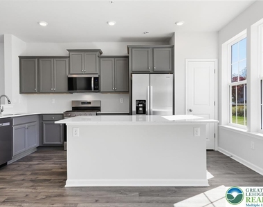 1080 Meadowlark Drive - Photo Thumbnail 9