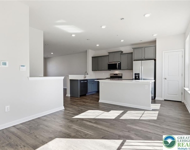 1080 Meadowlark Drive - Photo Thumbnail 12