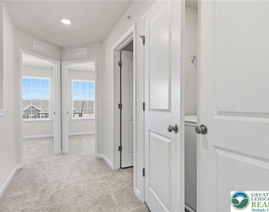 1082 Meadowlark Drive - Photo Thumbnail 25