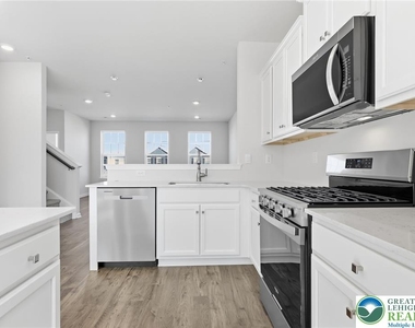 1082 Meadowlark Drive - Photo Thumbnail 10