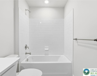 1082 Meadowlark Drive - Photo Thumbnail 24