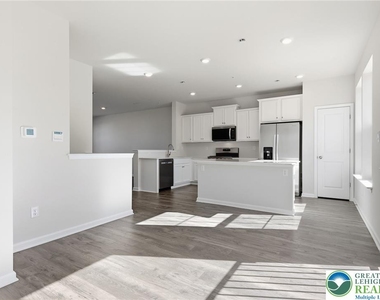1082 Meadowlark Drive - Photo Thumbnail 12