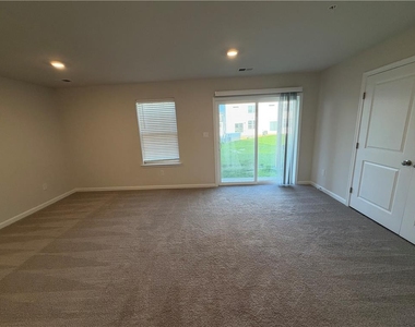 1129 Turnstone Drive - Photo Thumbnail 10
