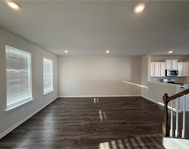 1129 Turnstone Drive - Photo Thumbnail 8