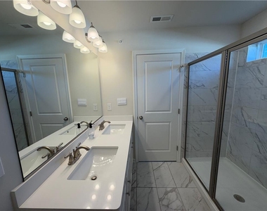 1129 Turnstone Drive - Photo Thumbnail 12