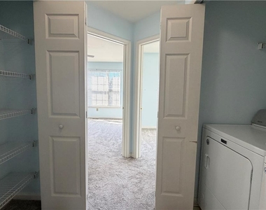 8100 Cross Creek Circle W - Photo Thumbnail 26