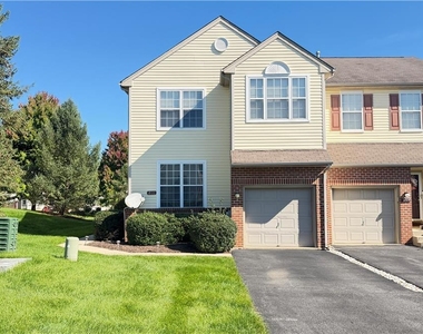 8100 Cross Creek Circle W - Photo Thumbnail 1
