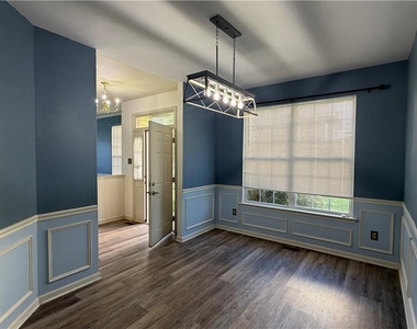 8100 Cross Creek Circle W - Photo Thumbnail 13