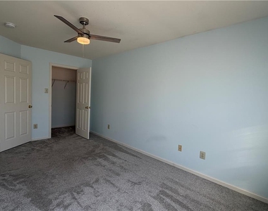 8100 Cross Creek Circle W - Photo Thumbnail 24