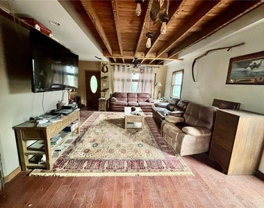 228 Center Street - Photo Thumbnail 5