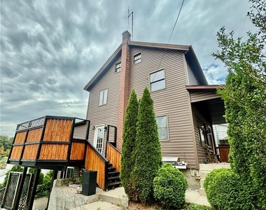 228 Center Street - Photo Thumbnail 2