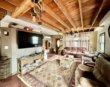 228 Center Street - Photo Thumbnail 4