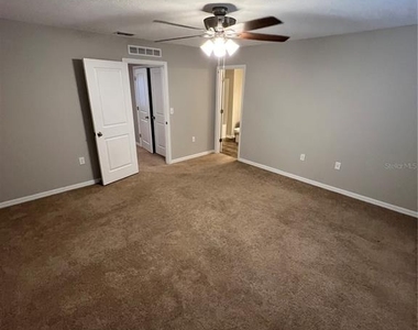852 Grandin Street - Photo Thumbnail 4