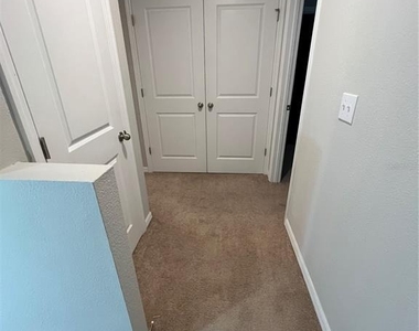 852 Grandin Street - Photo Thumbnail 16