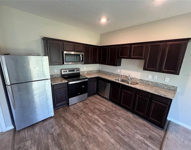 852 Grandin Street - Photo Thumbnail 20