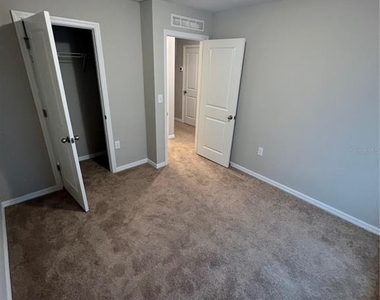 852 Grandin Street - Photo Thumbnail 9
